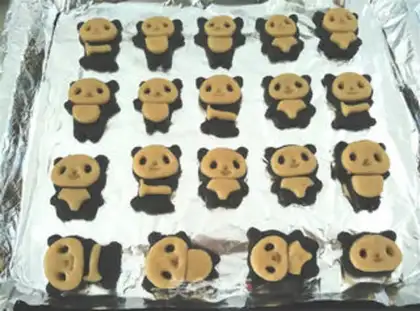 Make Panda cookies step 6