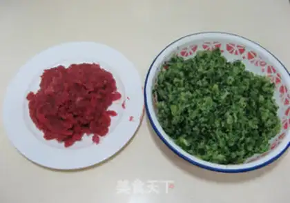 Make Cucumber beef dumplings step 5