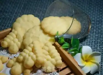 Make Light cream cookies step 15