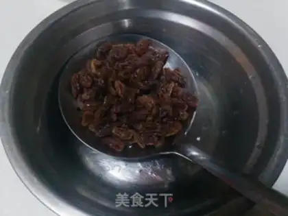 Make Whole wheat raisin roll step 1