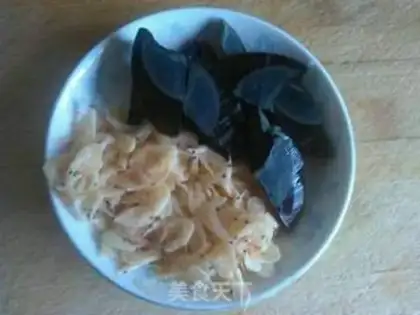 Make Shrimp-skin fan doll food step 1
