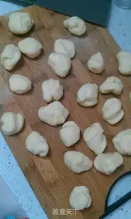 Make Rose buns step 6