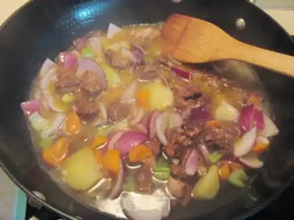 Make Curry beef potatoes step 11