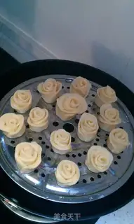 Make Rose buns step 12