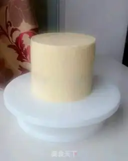 Make Hand-painted sugar cake step 1