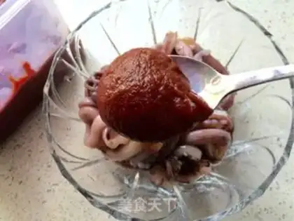 Make Korean spicy squid shaving step 1