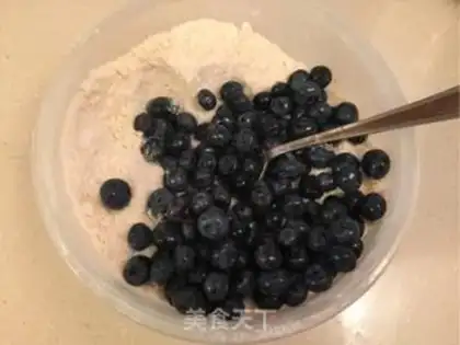Make Blueberry cream cake step 10
