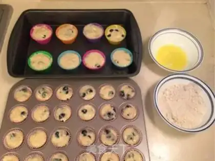 Make Blueberry cream cake step 12