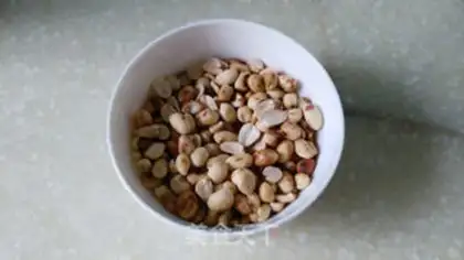 Make Homemade peanut butter step 1
