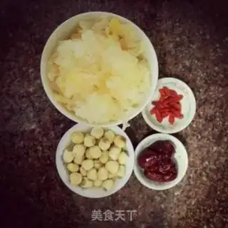 Make The silver spoon of a red date step 0