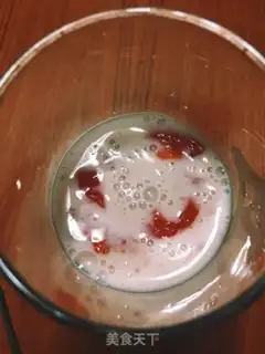 Make Strawberry shakes step 5