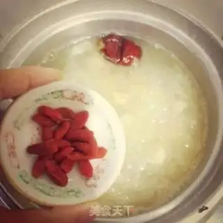 Make The silver spoon of a red date step 3