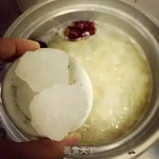 Make The silver spoon of a red date step 4