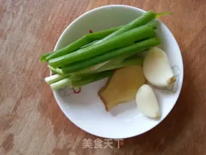 Make Red chicken wings step 1