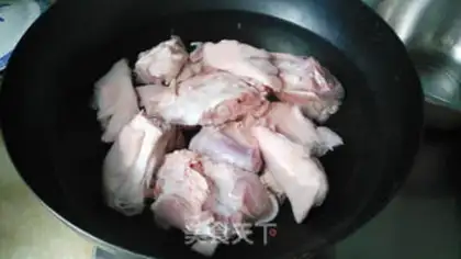 Make Clean up the pig feet soup step 1