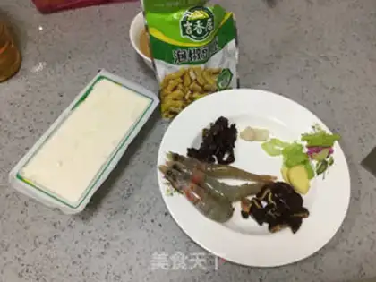 Make Shrimp tofu soup step 0