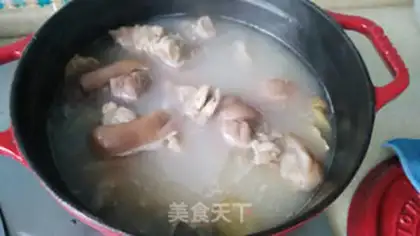 Make Clean up the pig feet soup step 5