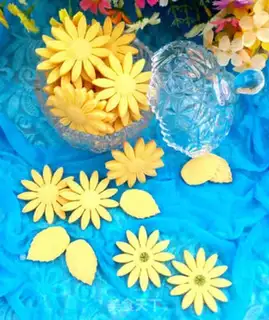 Make Flower butter cookies step 20