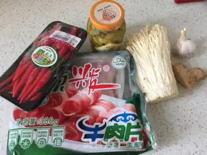 Make Sour soup, fat cow step 0