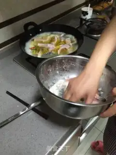 Make Ice-coated green bean mooncake step 8