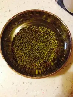 Make Homemade green bean sprouts step 0