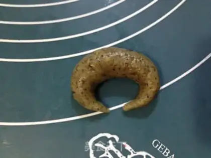 Make The red tea, the horned croissant step 12