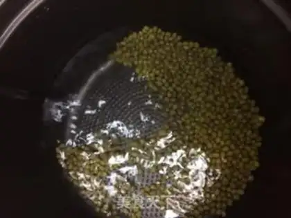 Make "Summer green bean soup." step 1