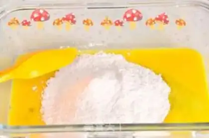 Make Strawberry cake step 4