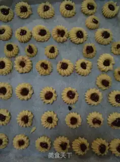 Make Blueberry jam cookies step 5