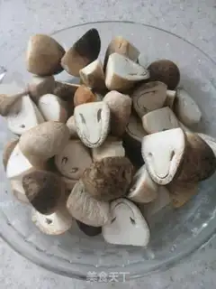 Make Pelican mushrooms and bean skin step 0
