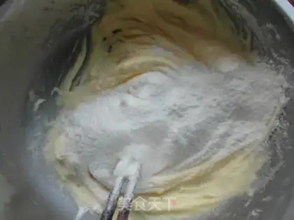 Make Egg yolk ball step 4