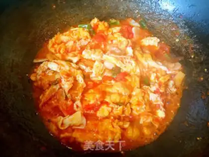 Make Tomato fried eggs step 13
