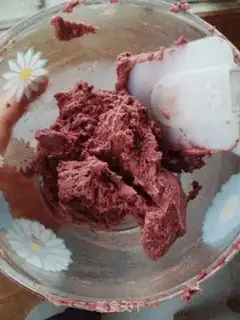 Make A red-coloured cookie step 4