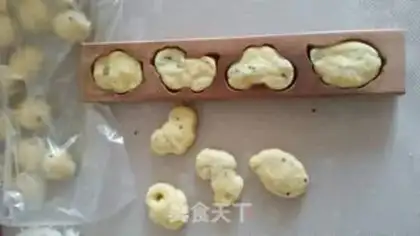 Make The flowers step 2