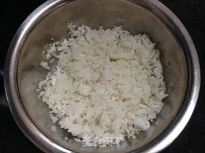 Make Pepper sausage fried rice step 0