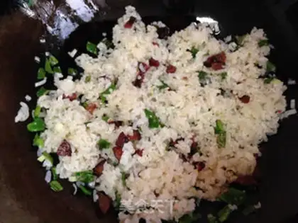 Make Pepper sausage fried rice step 4