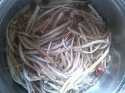 Make A dry pot of tea and mushrooms step 2