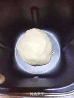 Make Almond sugar bread step 4