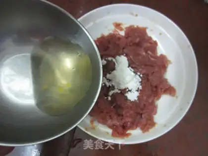 Make Crystal meat rolls step 2