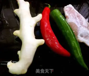 Make Cream peppers, ginger meat step 0