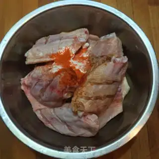Make Chicken wings in Orleans step 1