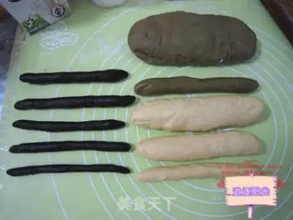 Make Panda bread step 4