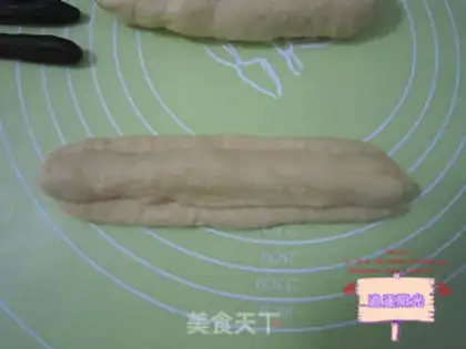 Make Panda bread step 6