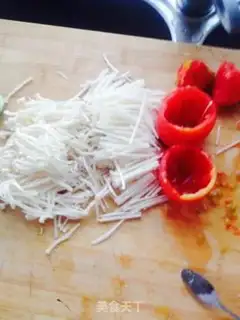 Make Tomatoes, golden needle mushrooms step 0