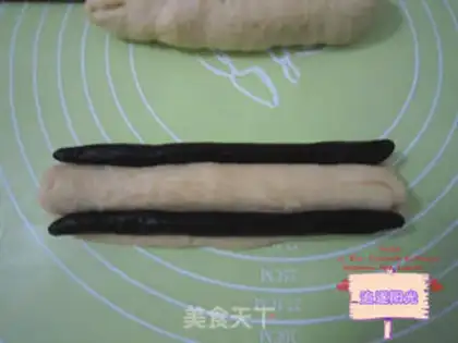 Make Panda bread step 7