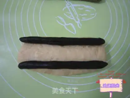 Make Panda bread step 9
