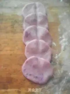 Make Chip rose cookies step 3