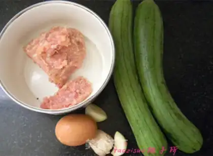 Make Frozen melon box step 0