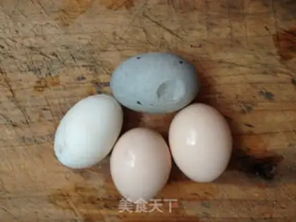 Make Fancy turns to eggs - three colored eggs step 0
