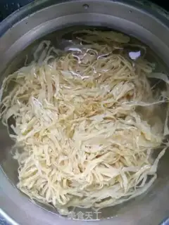 Make A cucumber with a corrosive silk step 0
